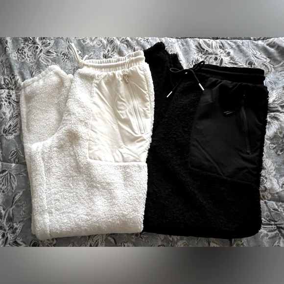 Forever 21 Other - Bundle (2) Brand New Men’s Sherpa Joggers in Black and White by Forever21 size M